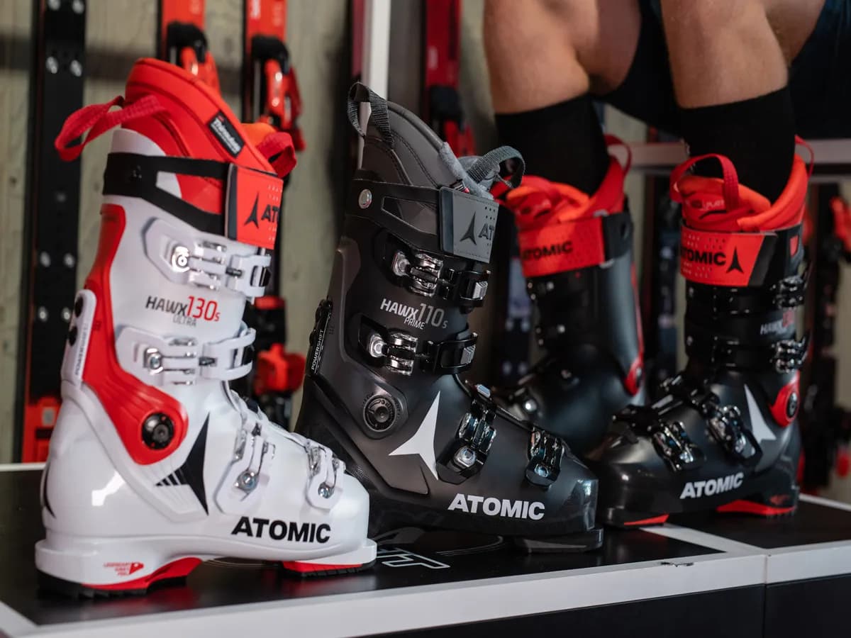 Gdzie kupić buty narciarskie? Najlepsze sklepy i porady na start Gdzie kupić buty narciarskie? Najlepsze sklepy i porady na start
