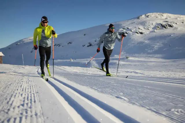 Ubrania na narty biegowe, które zapewnią Ci komfort i ciepło Ubrania na narty biegowe, które zapewnią Ci komfort i ciepło
